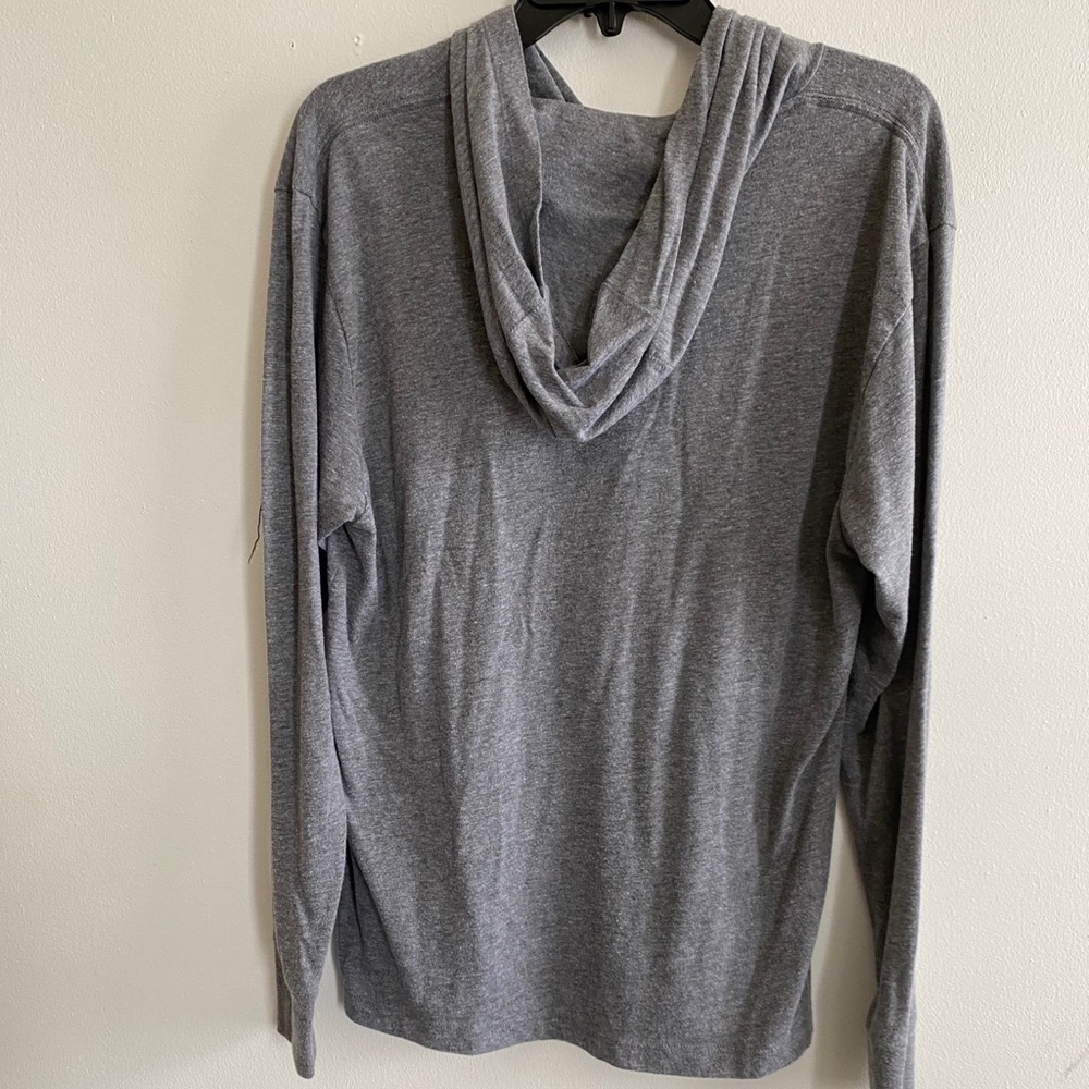 Super cute pullover! - Picture 4 of 8